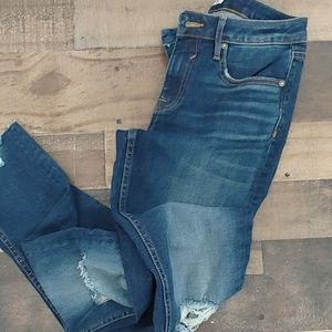 Destroyed denim- skinny jeans